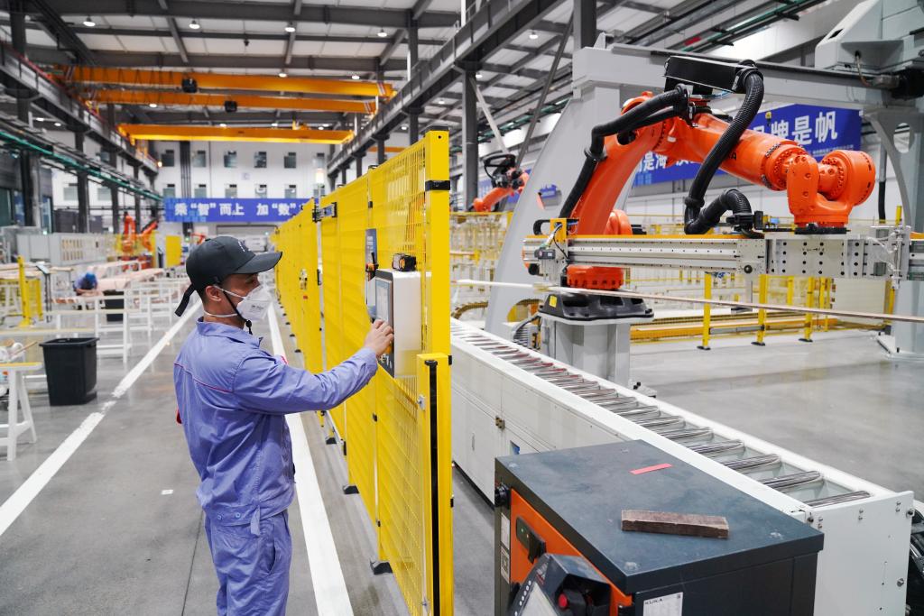 財(cái)經(jīng)聚焦丨這份“500強(qiáng)”榜單記錄“中國制造”成長軌跡 化學(xué)原料和化學(xué)制品制造業(yè)的崛起與啟示